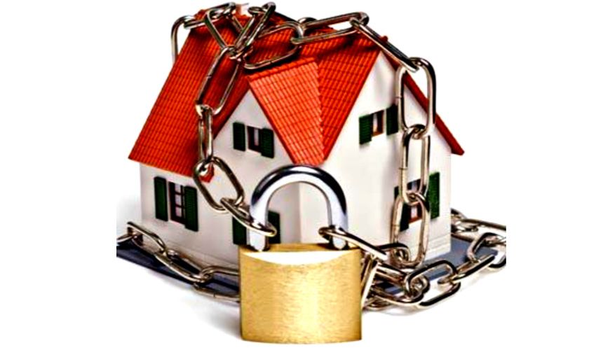 Gekeurde cilinder met stevig beslag bij een woning in Velsen